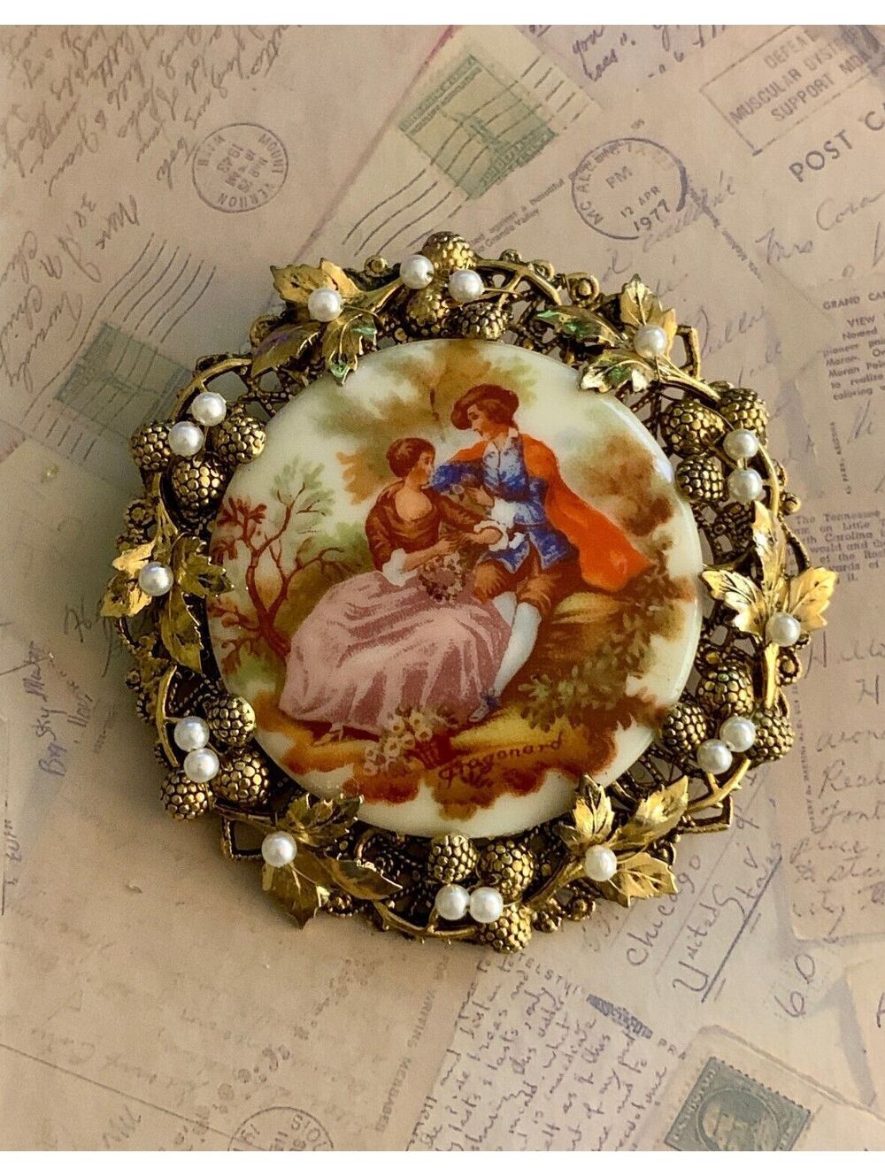 Vintage Victorian Rococo Fragonard Art Porcelain Courting Couple Filigree Brooch